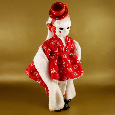 Herae TEA CUP 'Custom Couture' Little Apple Doll